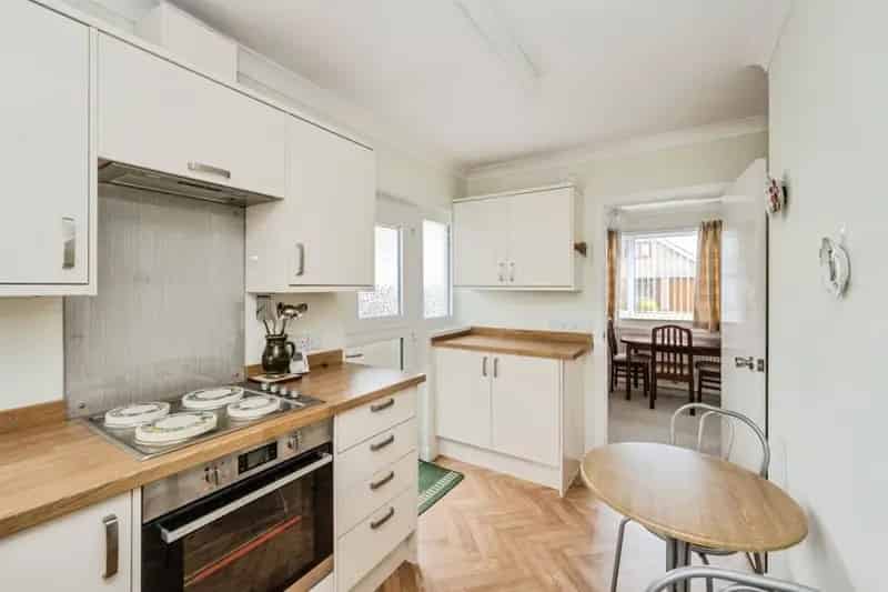 3 Bedroom Detached Bungalow Bryncoch Neath