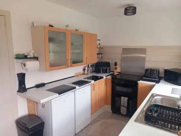 Spacious Family Home Near Amenities and Schools