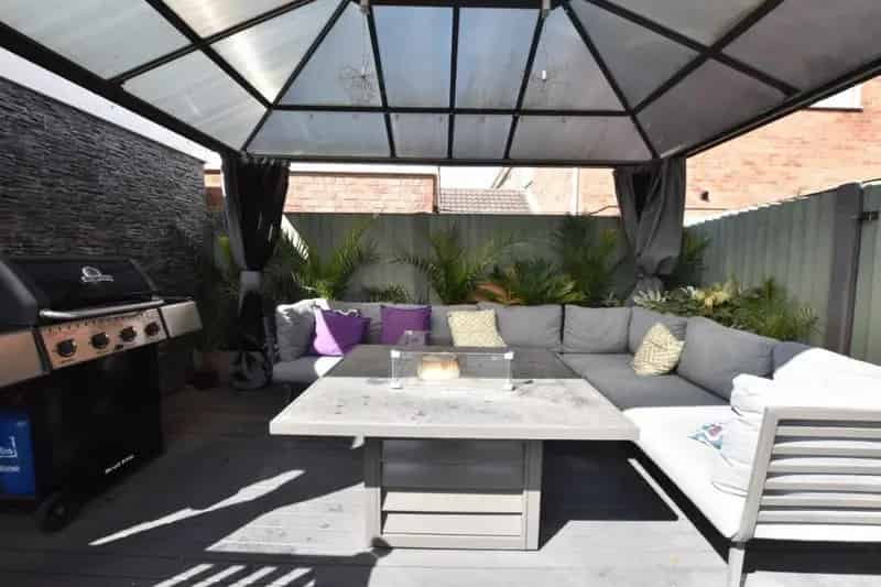 3 Bed House for Sale - Family Home with Garden Room