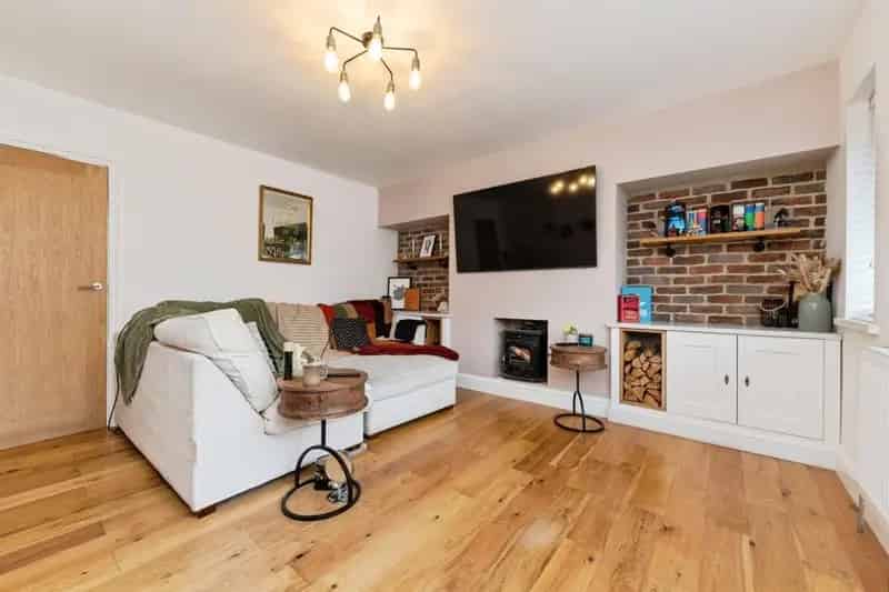 Bright Recently Decorated Home Two Double Bedrooms Large Summer House