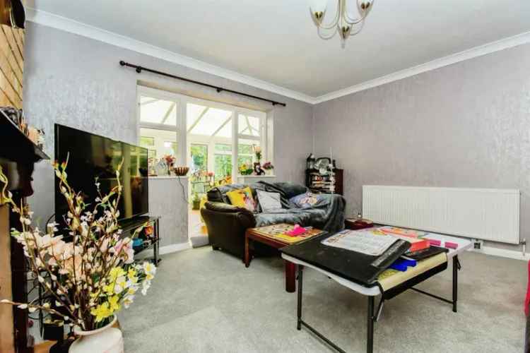 4 Bedroom Family Home Near Town Centre