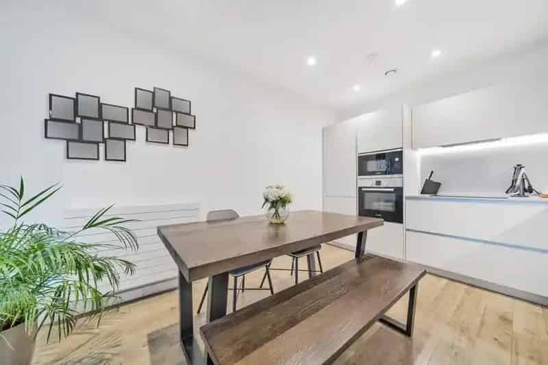 2 Bedroom Flat for Sale near Lower Sydenham Station