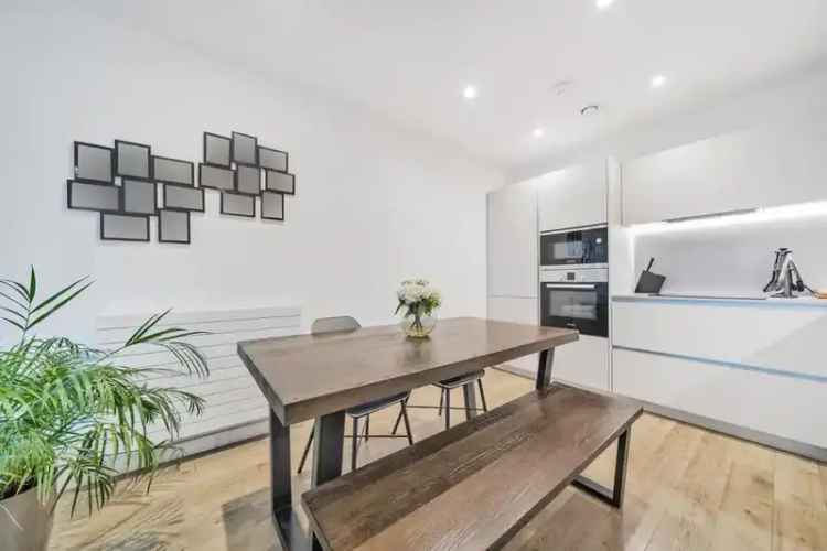 2 Bedroom Flat for Sale near Lower Sydenham Station