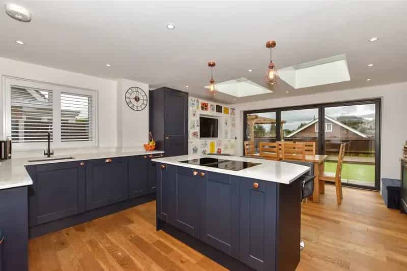 3 Bedroom Semi-Detached House for Sale in Allington