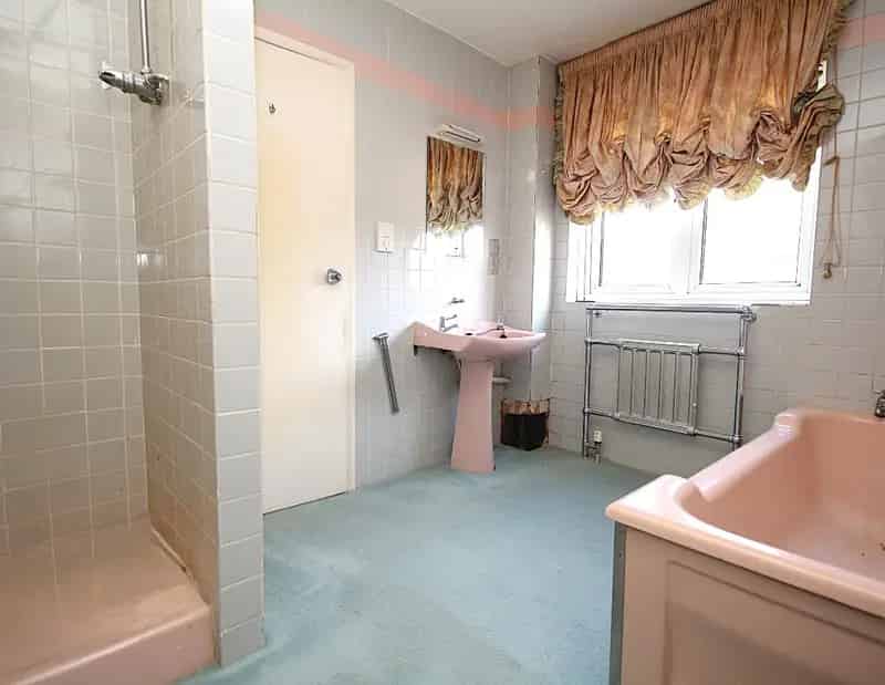 2 Bed Flat For Sale - Renovation Project
