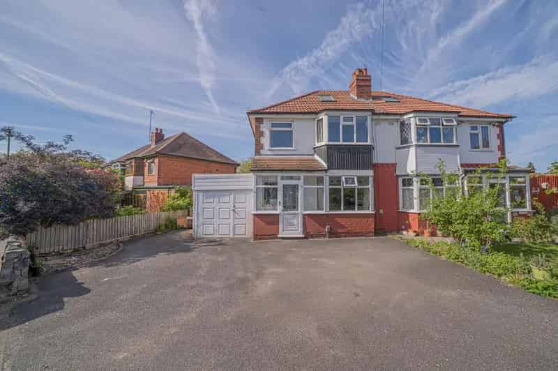 4 bedroom semi-detached house for sale