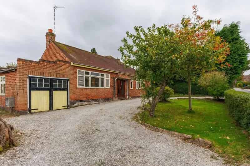 3 Bedroom Detached Bungalow Coventry For Sale