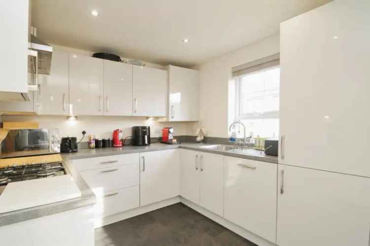 3 Bedroom Detached House in Quiet Estate