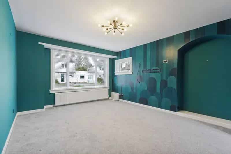 3 Bed Detached House Bonaly Modern Family Home Garage Garden