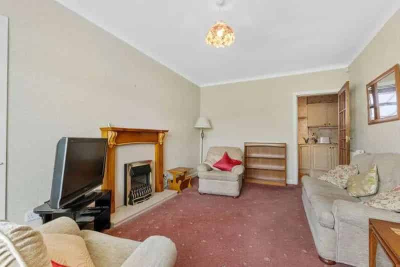 2 Bed House for Sale Near Ralston Primary School