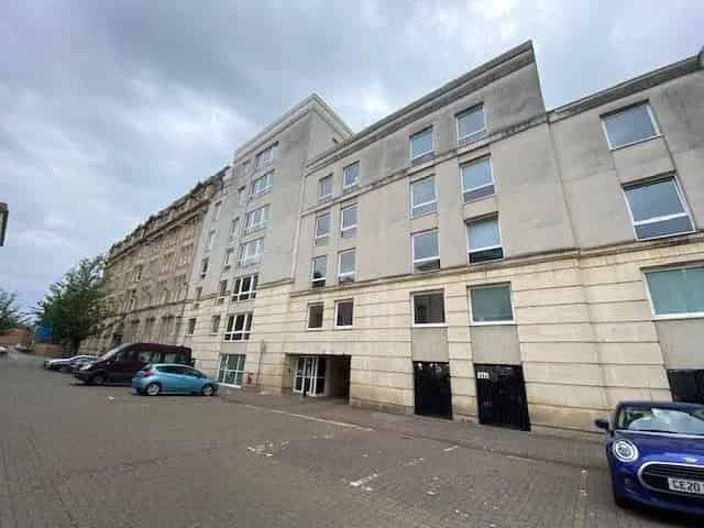 1 Bedroom Apartment for Sale in Cardiff Bay