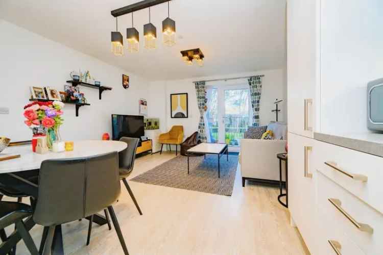 Modern River Gade Apartment - First Time Buyer Ideal