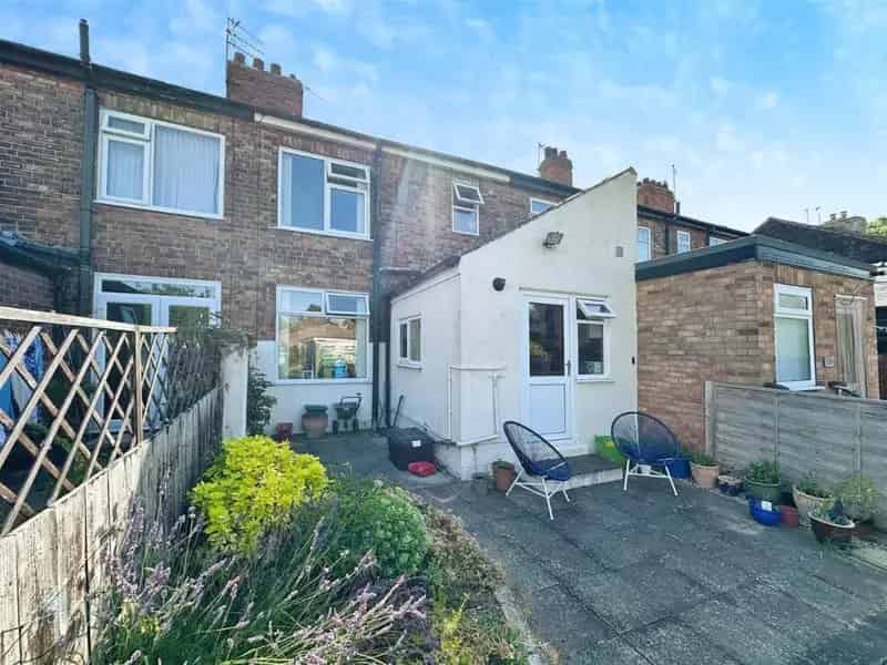 3 Bed Mid Terrace House For Sale