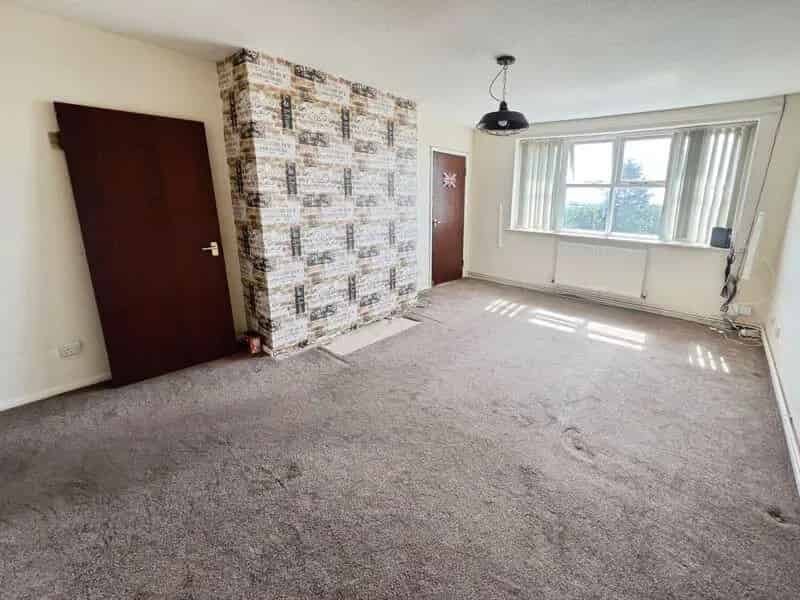 2 Bedroom Apartment for Sale Top Floor Owner Occupied