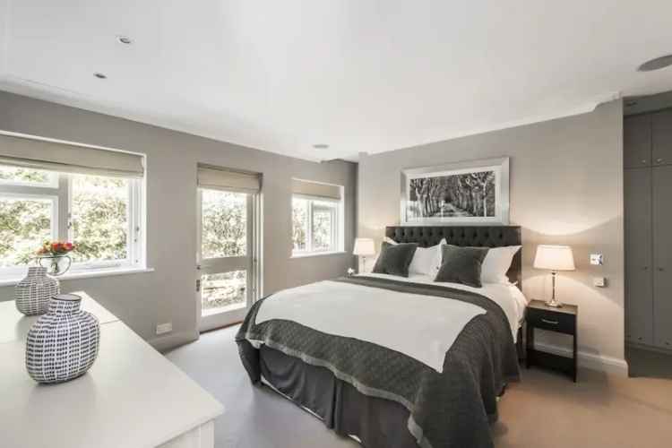 4 Bedroom Detached House to Rent Barons Court