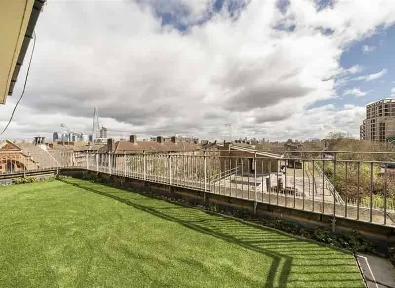 Penthouse Apartment with 600 sq ft Outdoor Space and Parking
