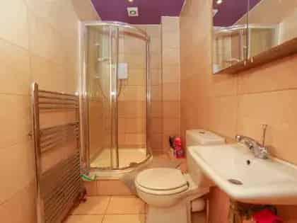 Cosy 5-Bedroom Greenwich Apartment with Patio Near Plumstead Station
