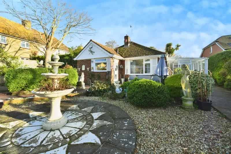 3 Bedroom Detached Bungalow For Sale