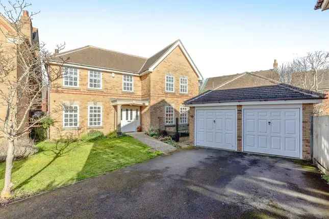 Executive 5-Bedroom Detached House with Double Garage