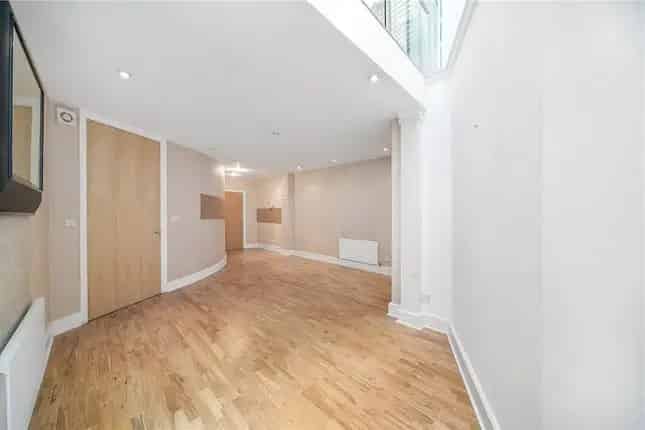 4 Bedroom Terraced House Hillgate Village Kensington