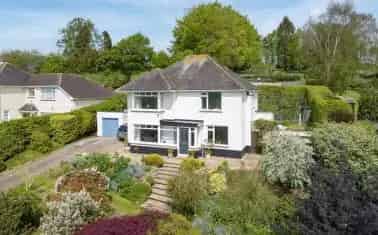 Four Bedroom Detached House with Countryside Views