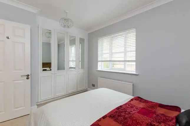 Property to rent in Glenburnie Road, Tooting, London SW17