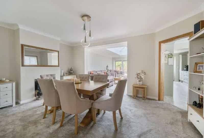 2 bed house for sale