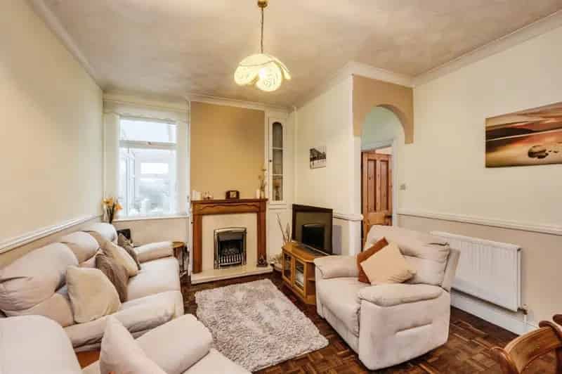4 Bedroom Semi Detached House Morriston Family Home Heated Pool