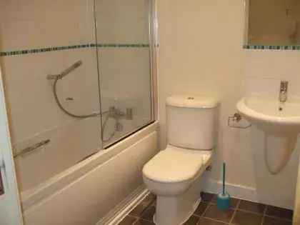 3 Bedroom House in Poplar East London Near DLR