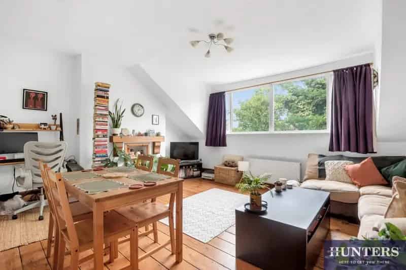 1 bedroom Flat
 For Sale 
Total Size: 636 SQ FT