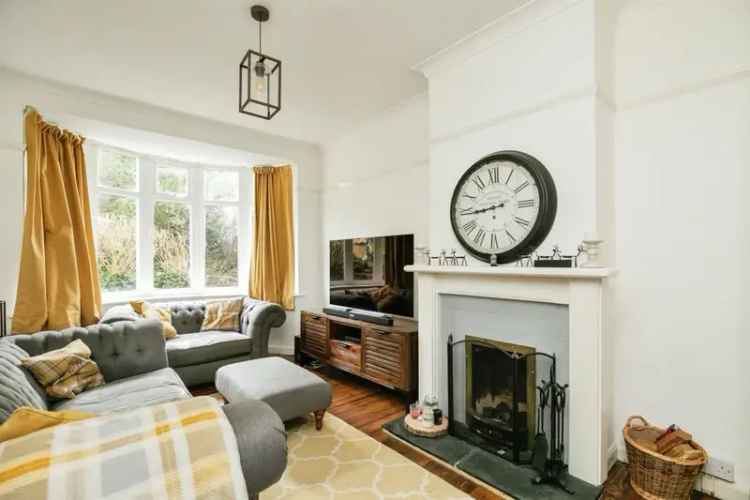 3 Bed Semi Detached House with Open Plan Living and Large Garden