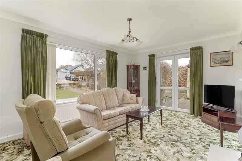 2 Bedroom Semi Detached Bungalow House to Rent