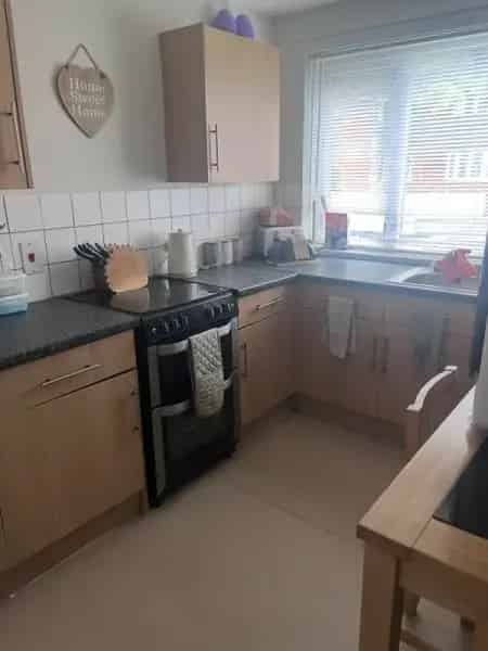 2 Bed Semi Detached House Massive Garden Parking Pets Allowed