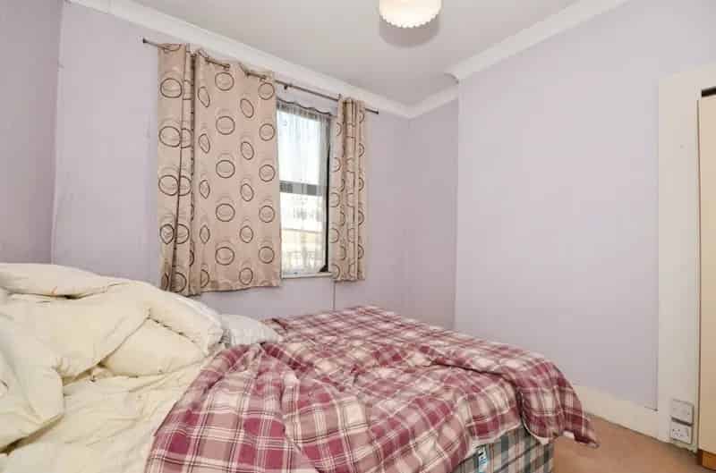 Three Bedroom Mid Terrace House Harrow Chain Free