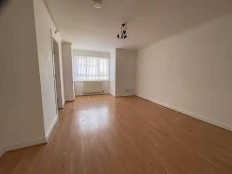 2 Bedroom Flat to Rent Near Amenities