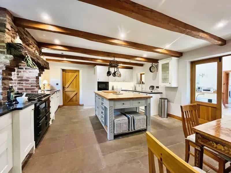 Detached Barn Conversion 3 Beds 2 Baths Garden Double Garage