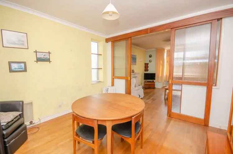 3 Bedroom Semi-Detached House for Sale Downend