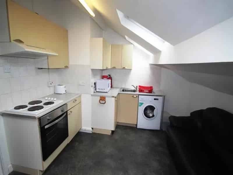 3 Bedroom Student Flat near Bradford University