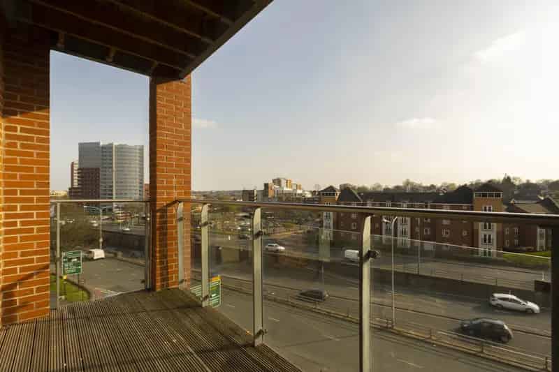 1 Bedroom Apartment with Parking and Balcony - City Centre
