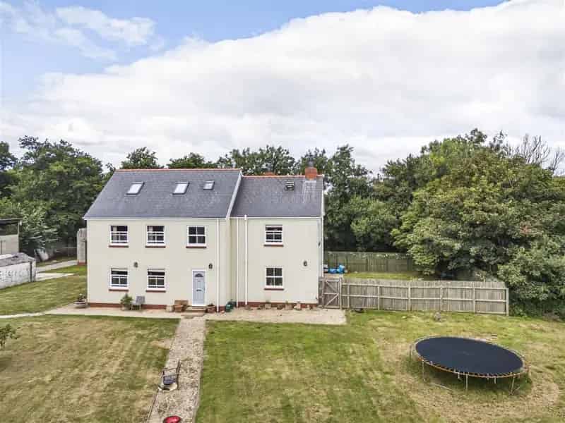 11 Acre Smallholding with Large House and Outbuildings