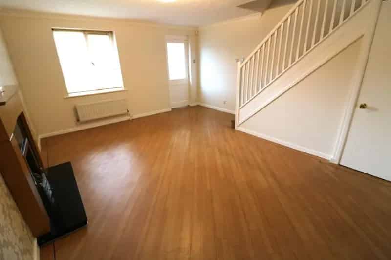 3 Bedroom Semi Detached House Stanney Oaks Ellesmere Port