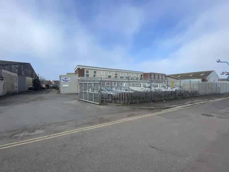 Industrial Unit For Sale 1916.60 Sqm Warehouse Office Workshop