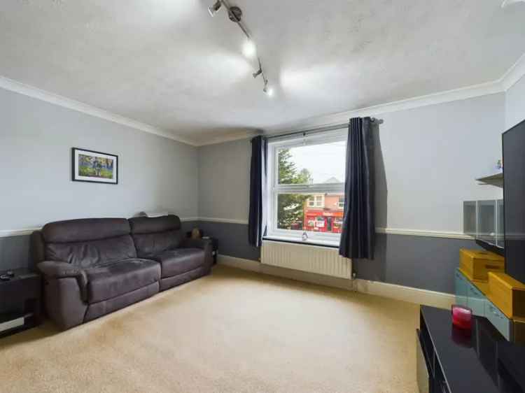 Flat For Sale in Norcot Road, Reading, England