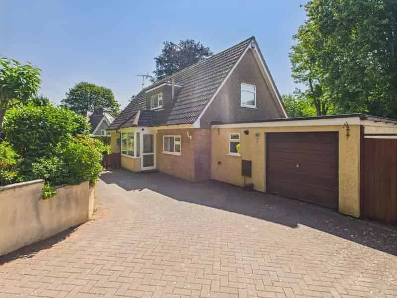 4 Bed House for Sale Modernisation Needed South Facing Garden