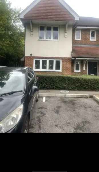 House For Rent in Waverley, England