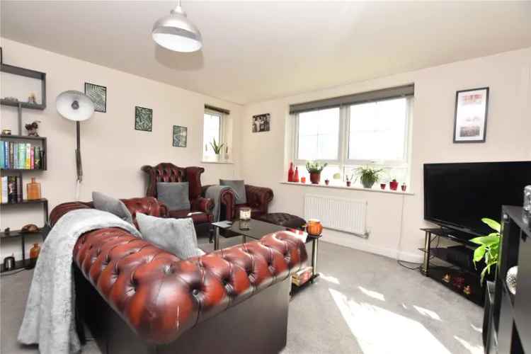 Flat For Sale in Leeds, England