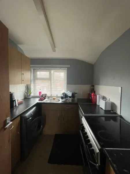 Flat For Rent in Leeds, England