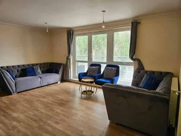 2 Double Beds High Street Enfield Near Stations