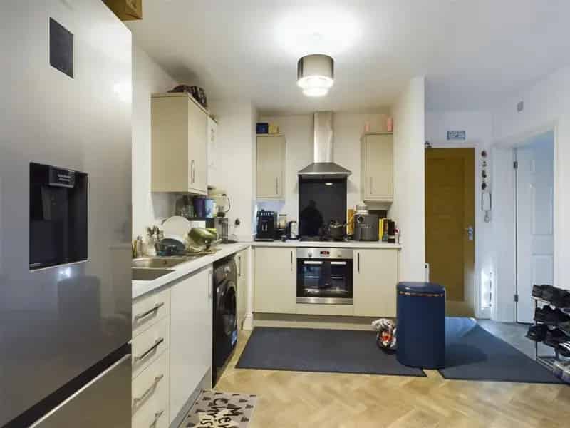 1 Bedroom Flat for Sale Open Plan Living Modern Bathroom Off Street Parking