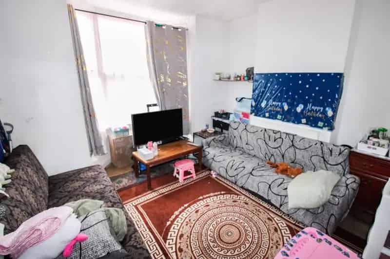 3 Bedroom Terraced House for Sale in Queens Park Bedford